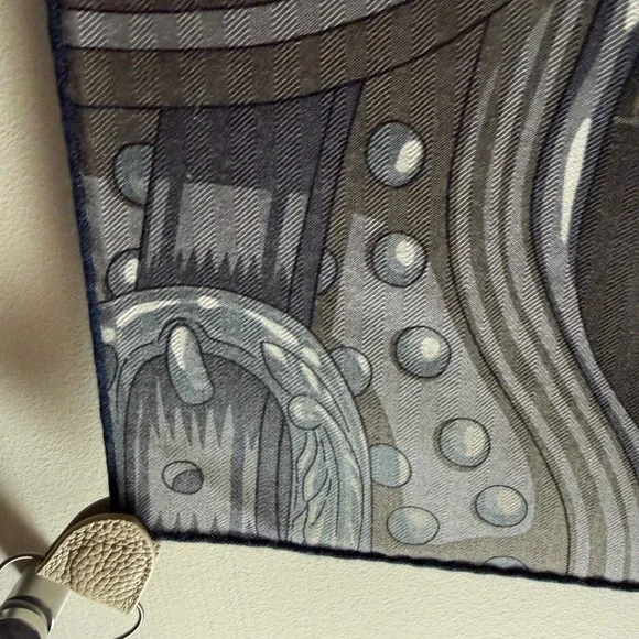 100% Authentic Hermès Cheval Punk 100 Cashmere Silk Scarf Daiske 100cm Carré H - Picture 11 of 16